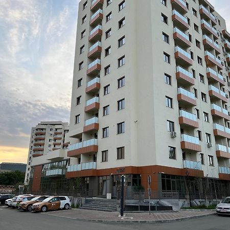 Lazar Towers Studios & Apartments Near Palas Iasi Exterior foto