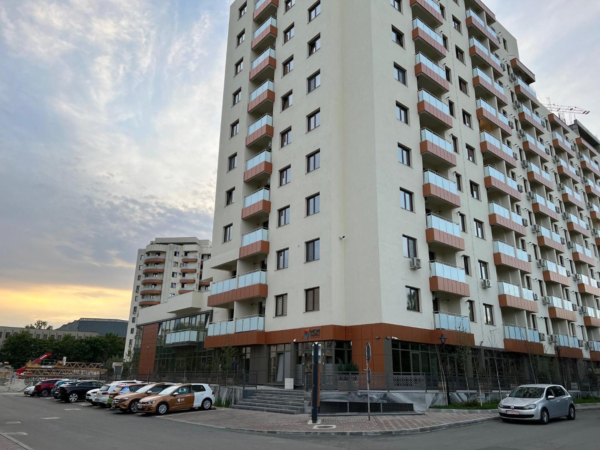 Lazar Towers Studios & Apartments Near Palas Iasi Exterior foto