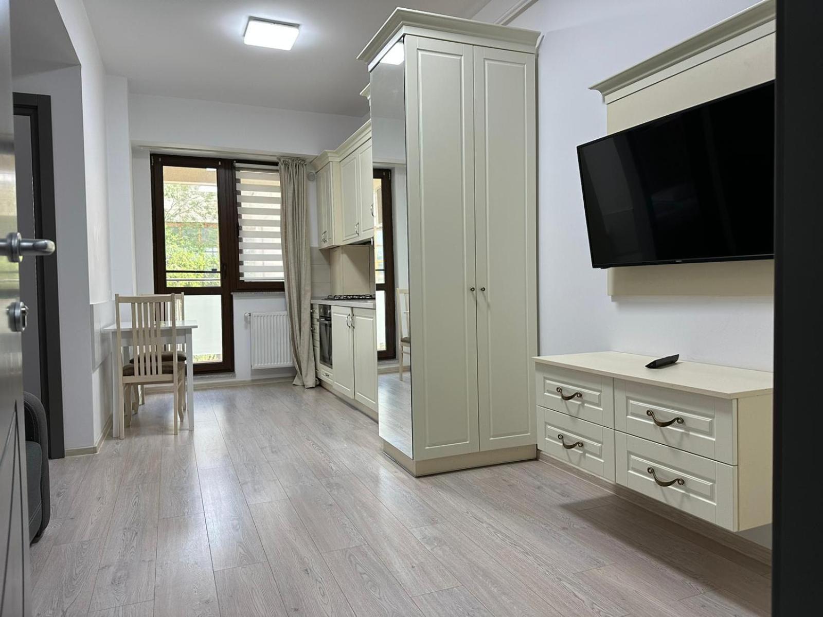 Lazar Towers Studios & Apartments Near Palas Iasi Exterior foto